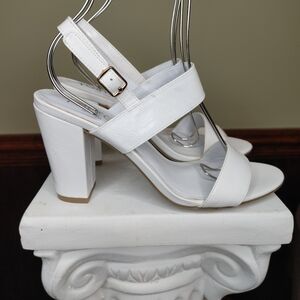 TOETOS Women's STELLA-01 WhiteOpen Toe Mid Chunky Heel Pump 9.5